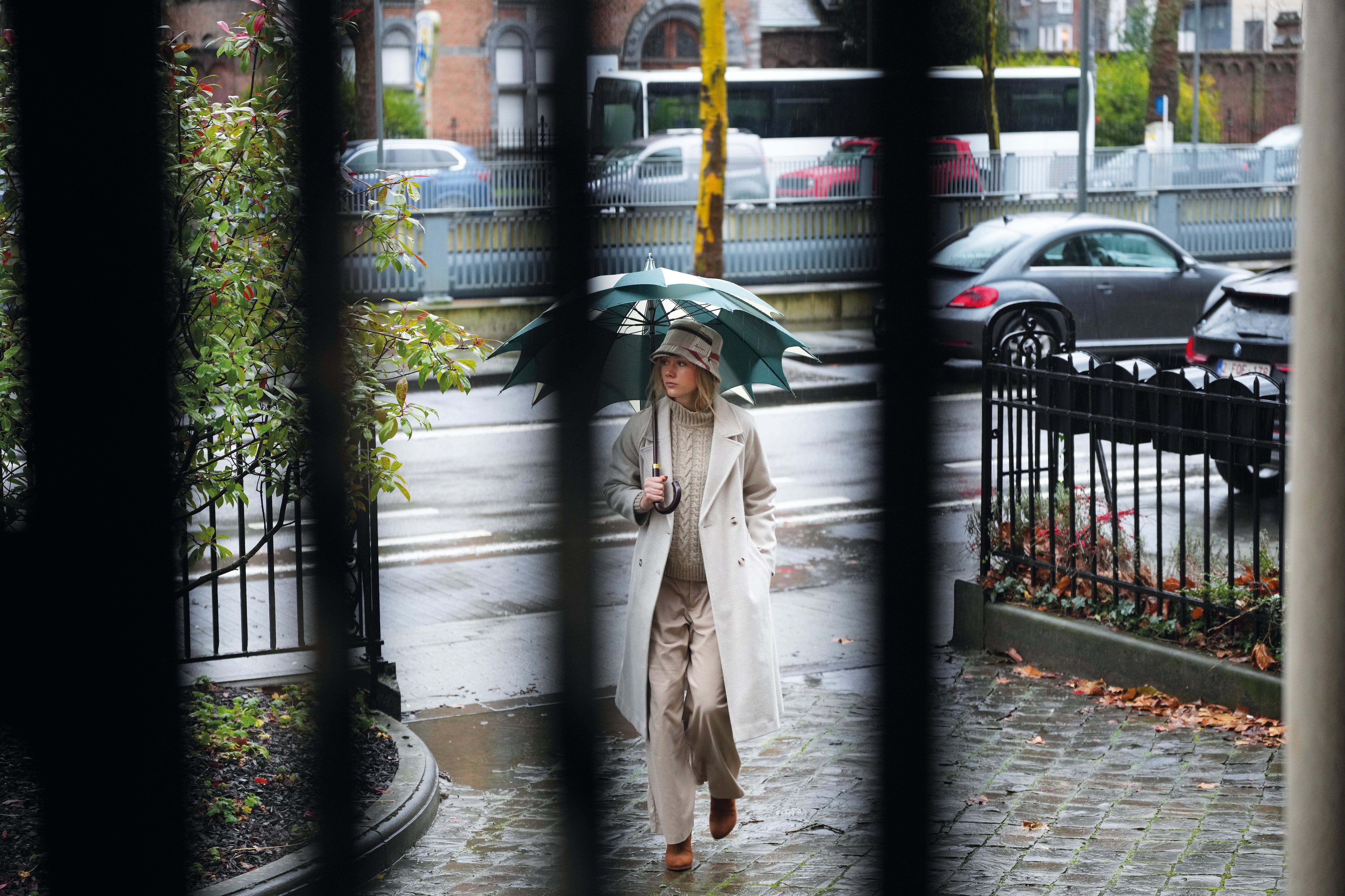 Parapluie vert et blanc 