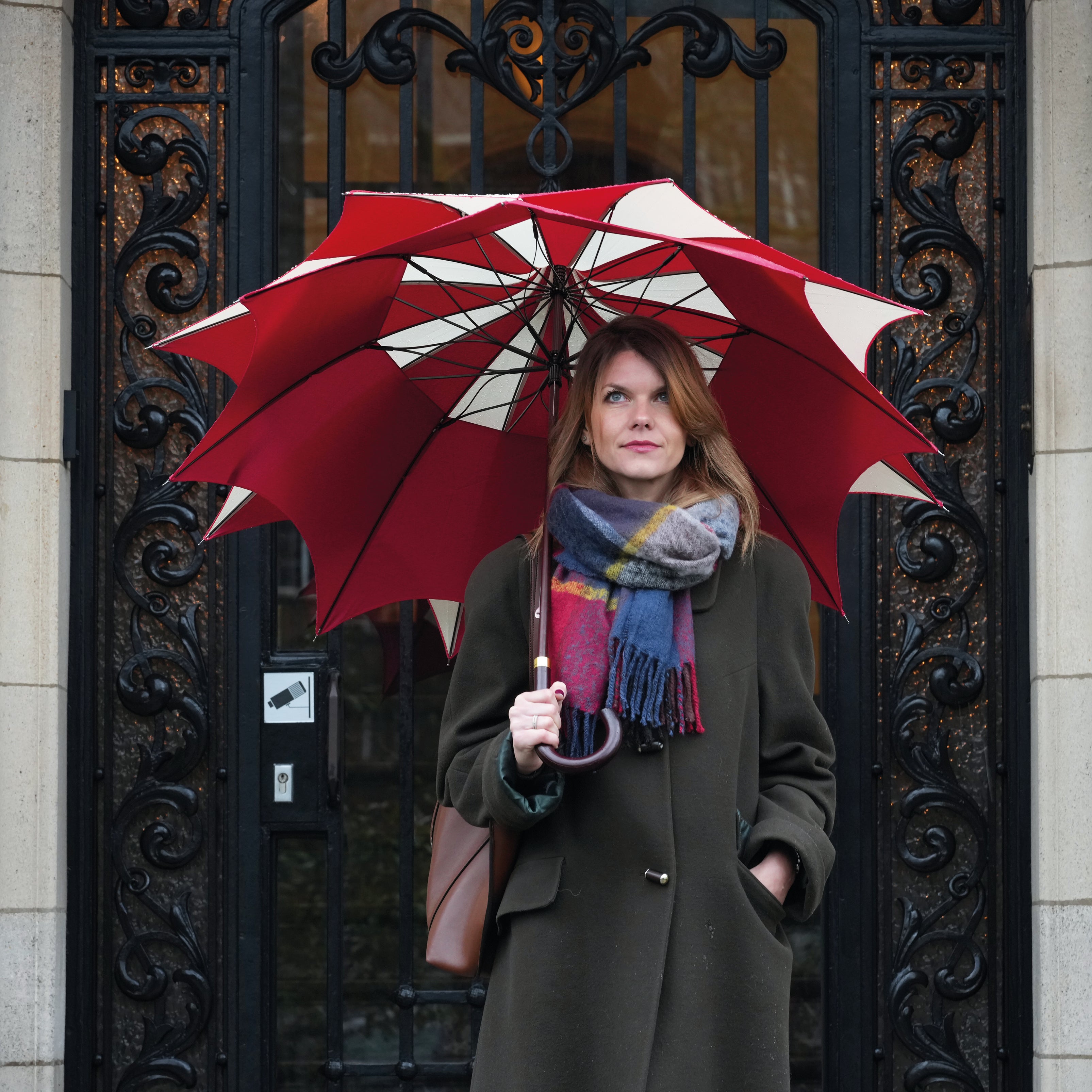 Parapluie rouge et blanc 